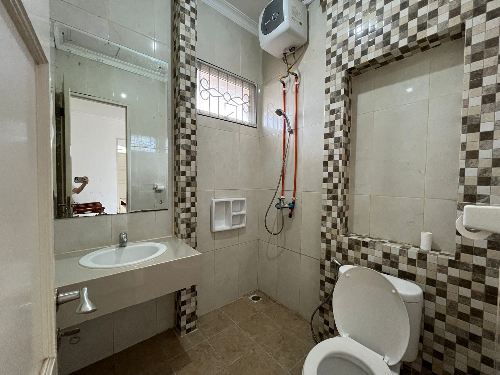 Rumah Disewakan Fully Furnished di Cluster Vassa Terrace Lippo Cikarang 